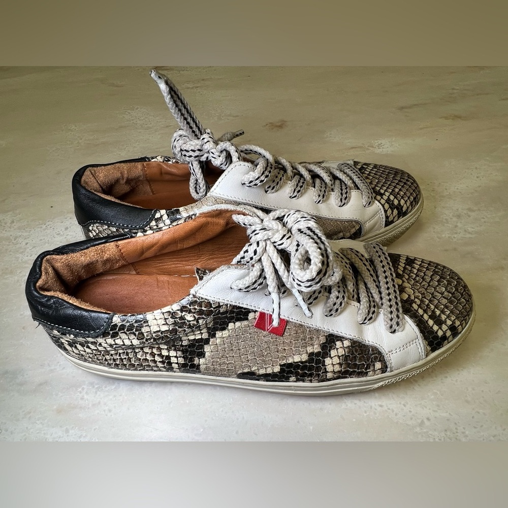 Veronica Beard Sami Python Snake Print Women’s Sn… - image 2